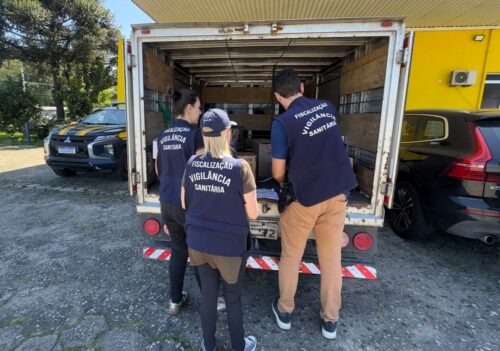 PRF apreende 1,5 tonelada de carnes impróprias para consumo na BR-101 em Palhoça