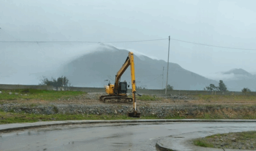 Palhoça intensifica limpeza no Rio Aririú para prevenir enchentes