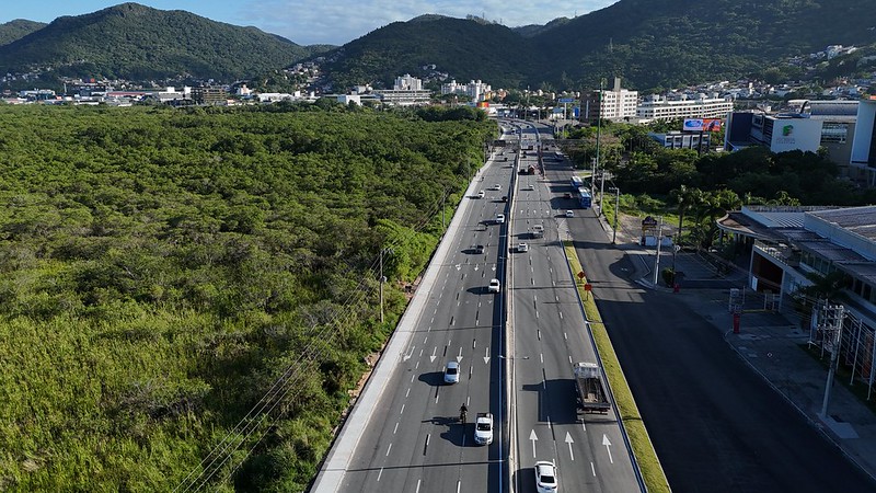 Terceira faixa da SC-401 reduz tempo de deslocamento em até 40%