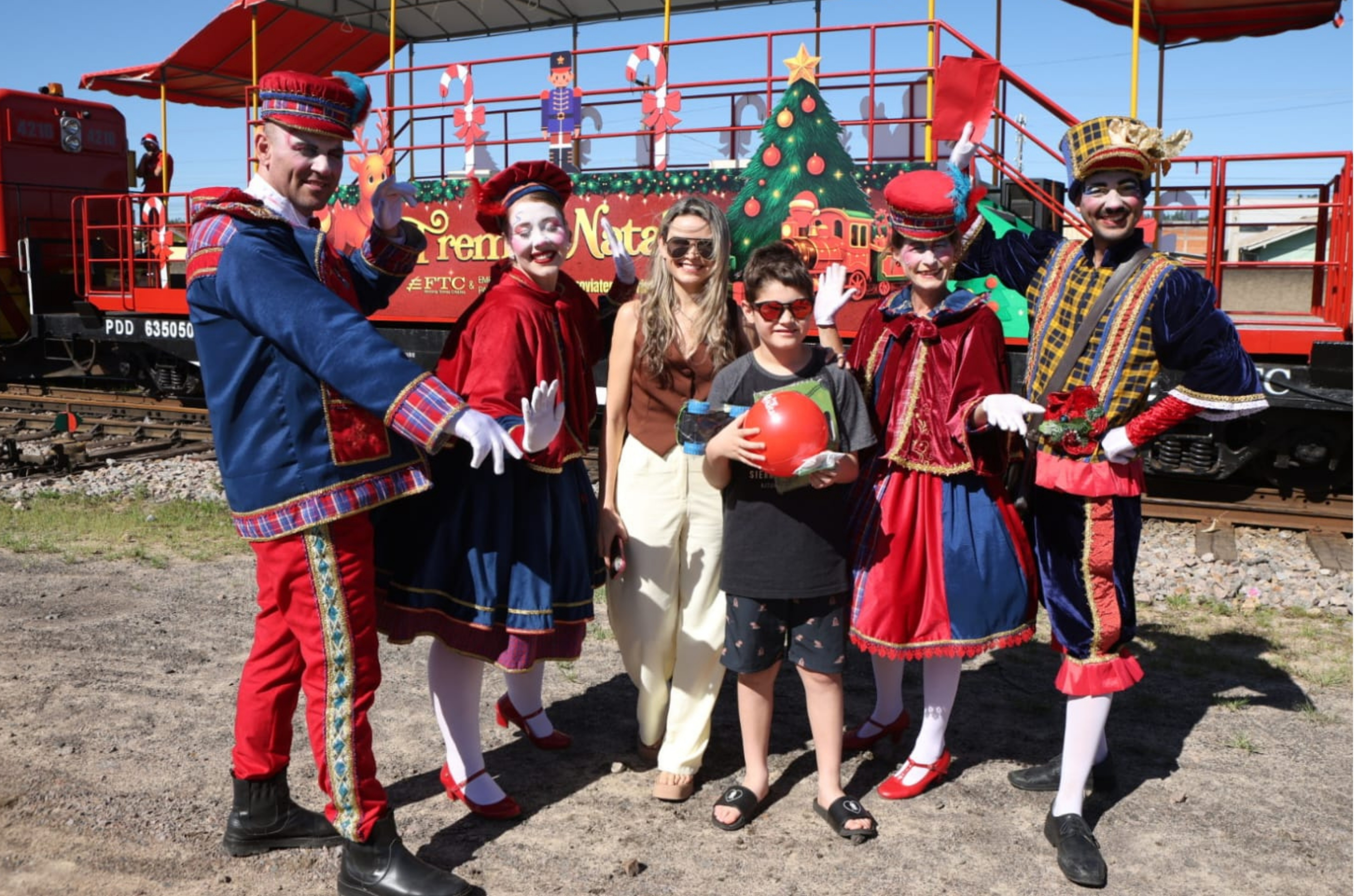 Trem de Natal da FTC encerra edição com emoção e mais de 23 mil brinquedos entregues