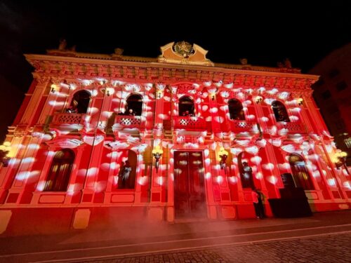 Última noite do Natal Floripa ilumina Palácio Cruz e Sousa com apresentação de coral