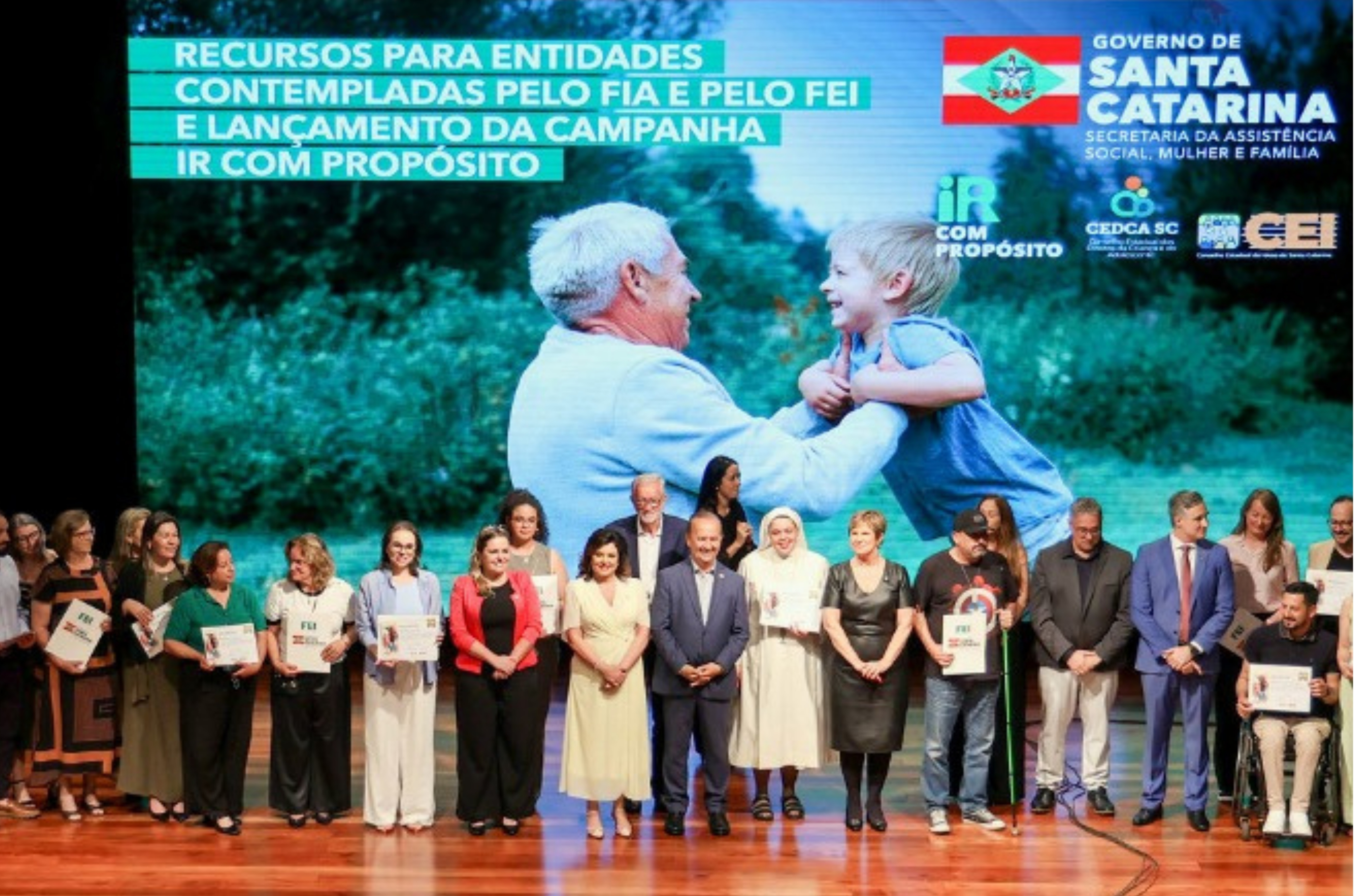 Unibave recebe R$ 422 mil para projeto terapêutico com abelhas-sem-ferrão