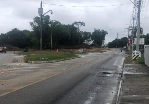 Casan libera temporariamente trânsito no bairro Potecas em São José