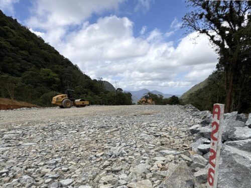 Detonação de rochas provoca interdição total de Serra em SC nesta quinta-feira