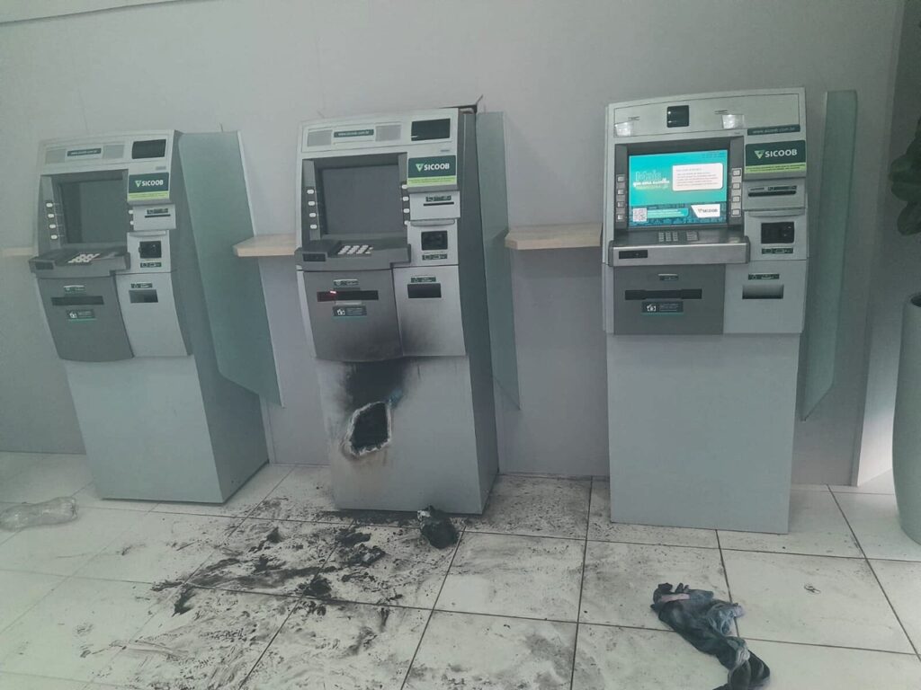 Ação criminosa em agência bancária de Orleans resulta em dupla presa e nenhum valor furtado