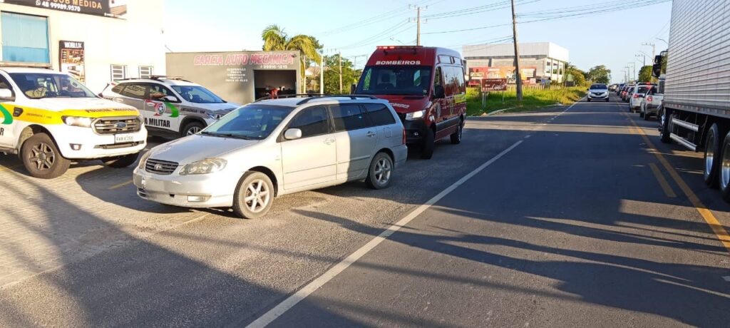 Ciclista fica gravemente ferido após colisão com veículo em Jaguaruna