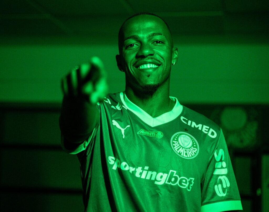Volante ex-Criciúma é o primeiro reforço apresentado no Palmeiras em 2026
