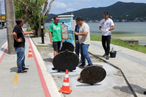 Ação conjunta fiscaliza esgoto na Joaquina e na Lagoa da Conceição em Florianópolis