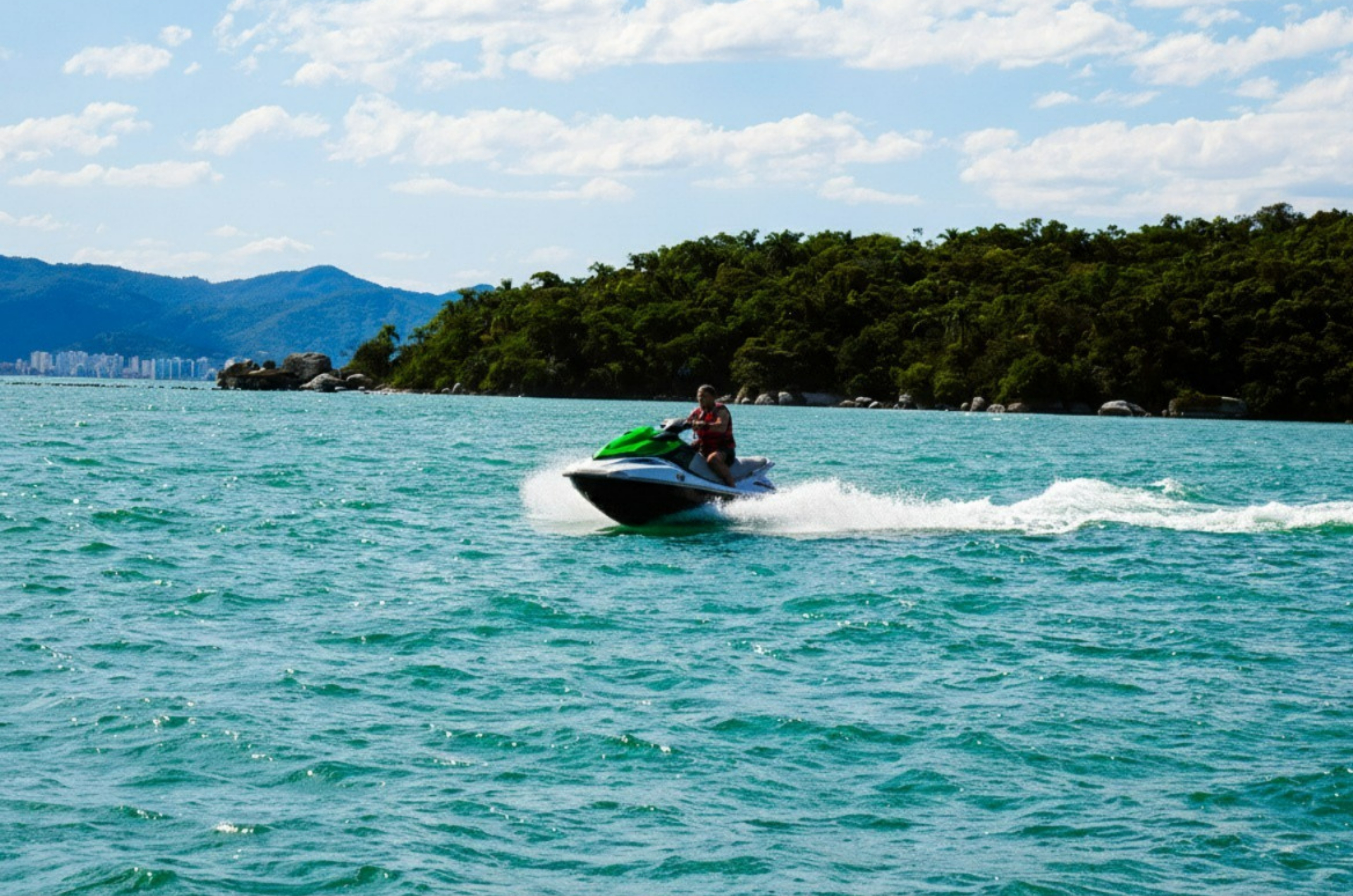 Aluguel de jet ski em Porto Belo passa a exigir cadastro das empresas