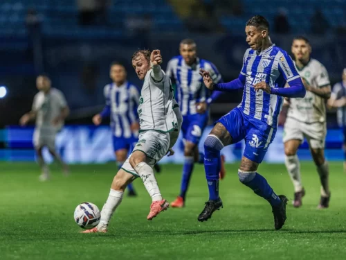 Avaí enfrenta a Chapecoense na Ressacada de olho na classificação