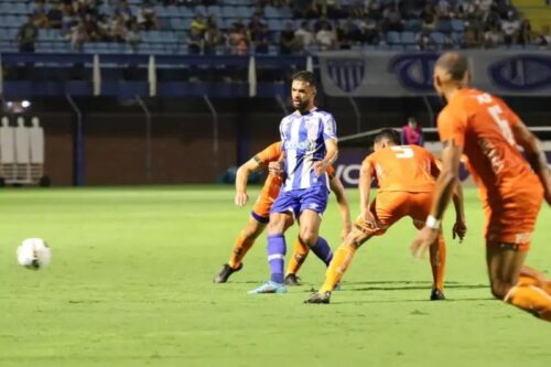 Avaí leva vantagem histórica sobre o Camboriú no Catarinense