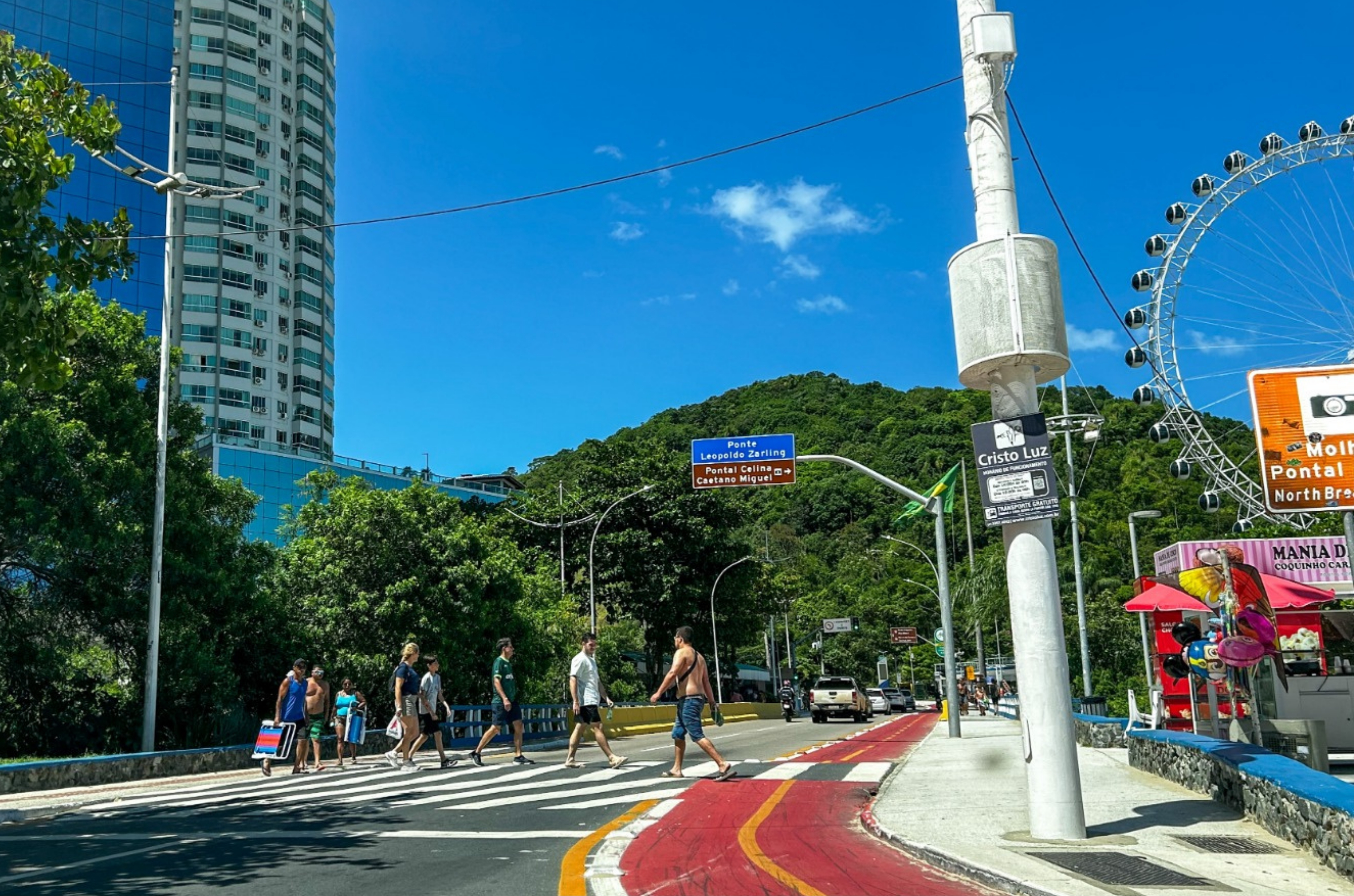 BC Trânsito reforça segurança e orienta pedestres em Balneário Camboriú