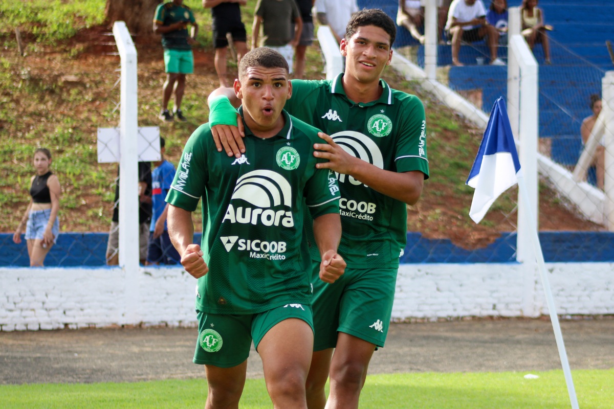 Chapecoense e Figueirense seguem para segunda fase da Copa SP de futebol Jr.