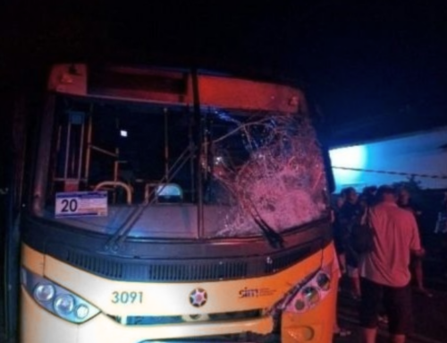 Casal morre após colisão frontal entre moto e ônibus em Florianópolis