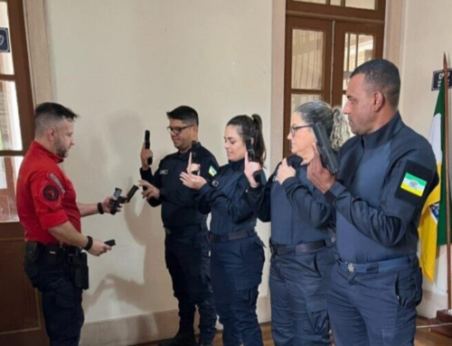 Guarda Municipal de Laguna recebe autorização para porte de arma de fogo