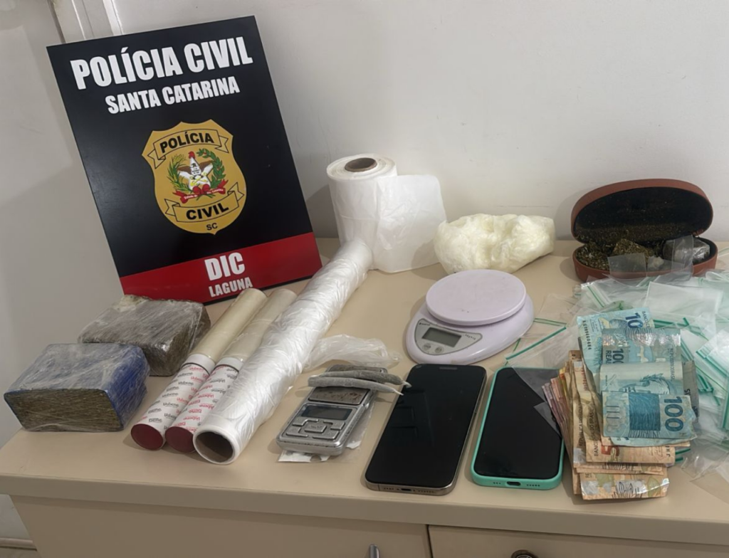 Polícia Civil cumpre mandado e apreende drogas em Laguna