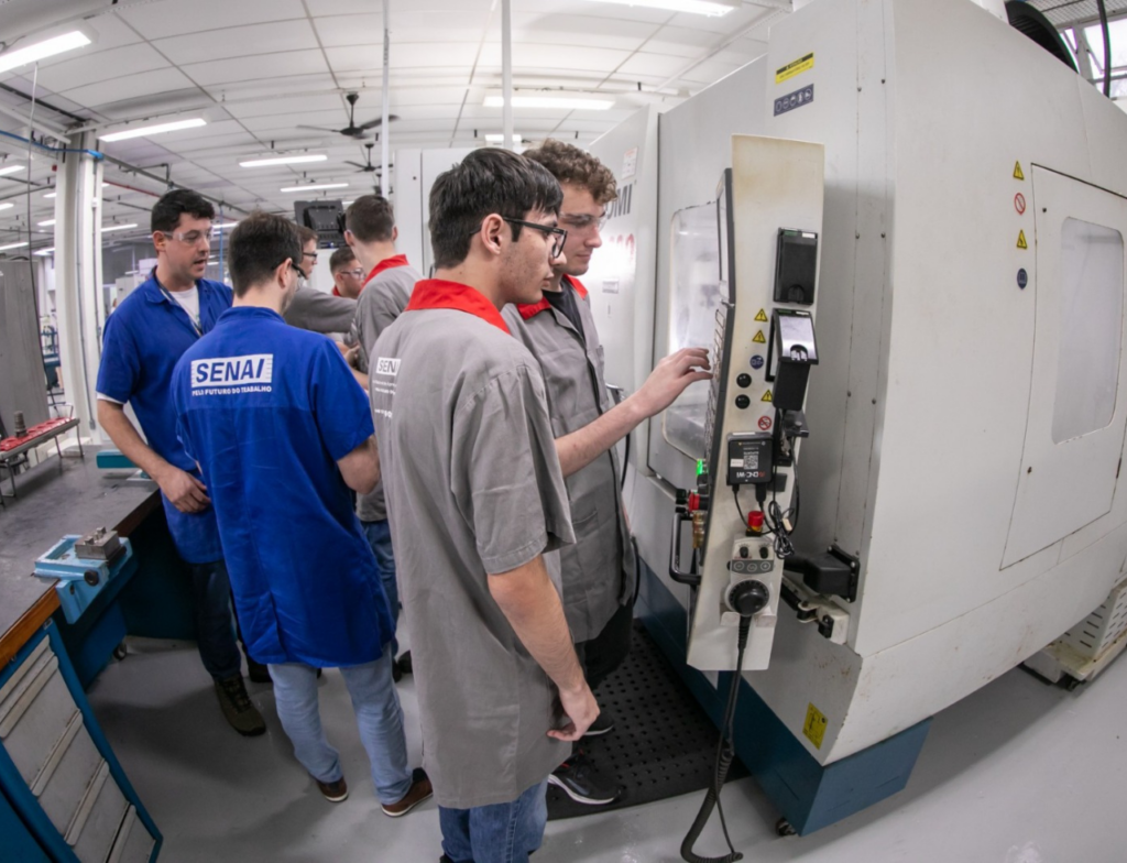 Qualificação profissional se consolida como base da empregabilidade no Sul de SC