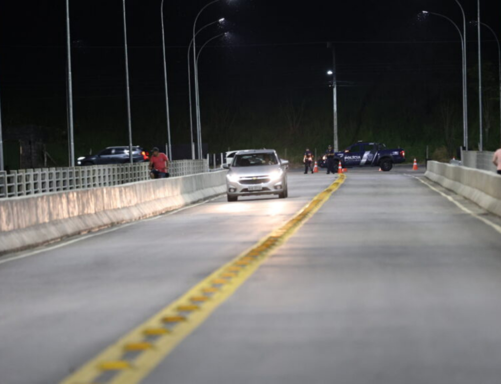 Um ano e meio após liberação, prefeitura de Tubarão inaugura iluminação na Ponte da Guarda