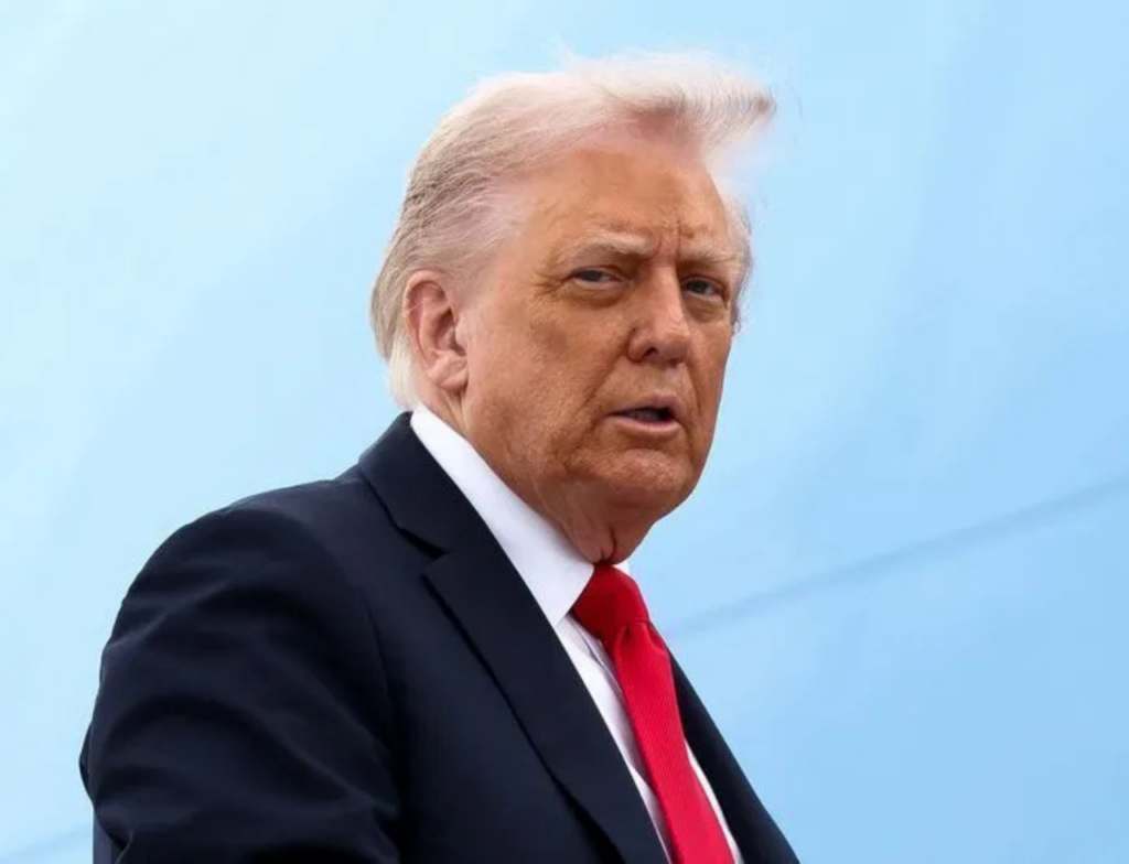 Trump ameaça impor tarifas a países que rejeitarem anexação da Groenlândia