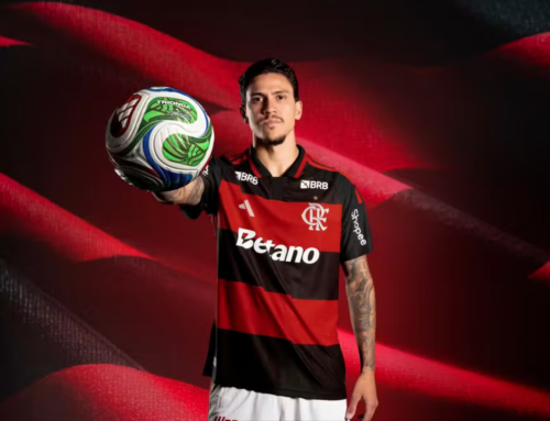 Flamengo lança novo uniforme principal para a temporada 2026