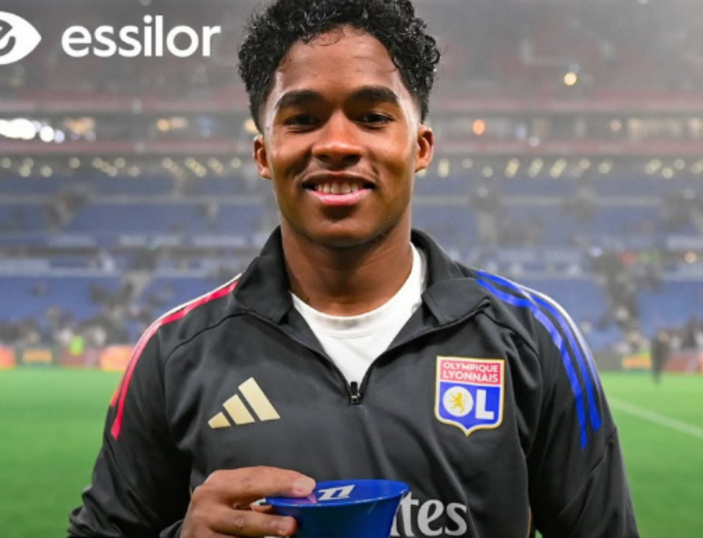 Endrick brilha no Lyon, é eleito homem do jogo e confirma boa fase