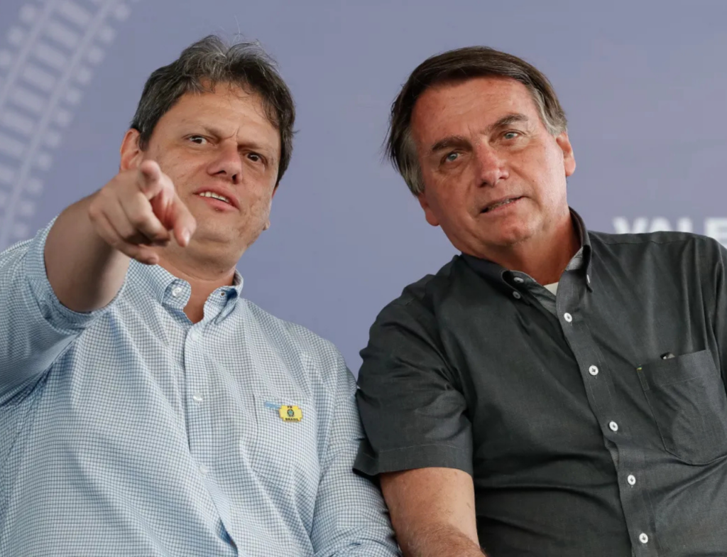 Defesa pede autorização para visita de Tarcísio a Bolsonaro na Papudinha