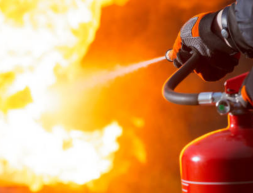 Incêndio destrói casa em Tubarão e homem de 64 anos morre carbonizado