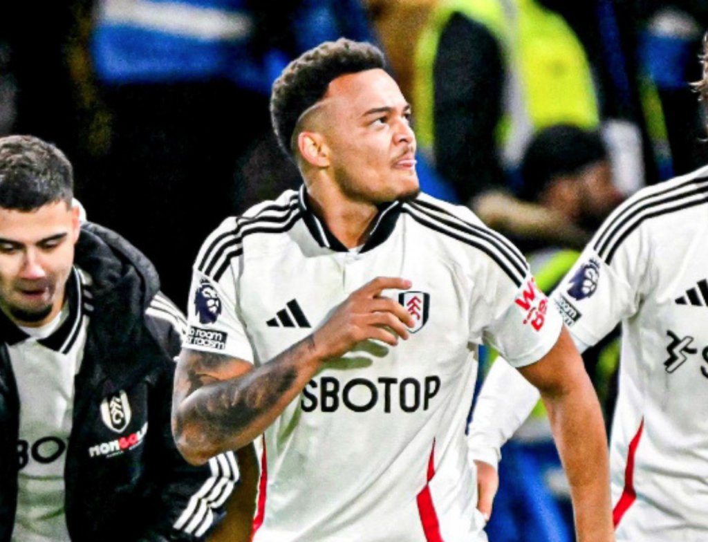 Torcedor do Liverpool é condenado por racismo contra Rodrigo Muniz