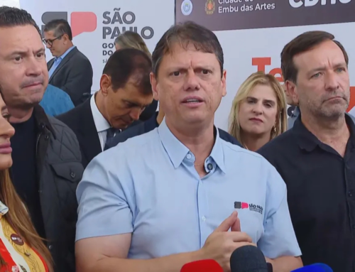 Tarcísio descarta renúncia em SP e declara apoio a Flávio Bolsonaro à Presidência