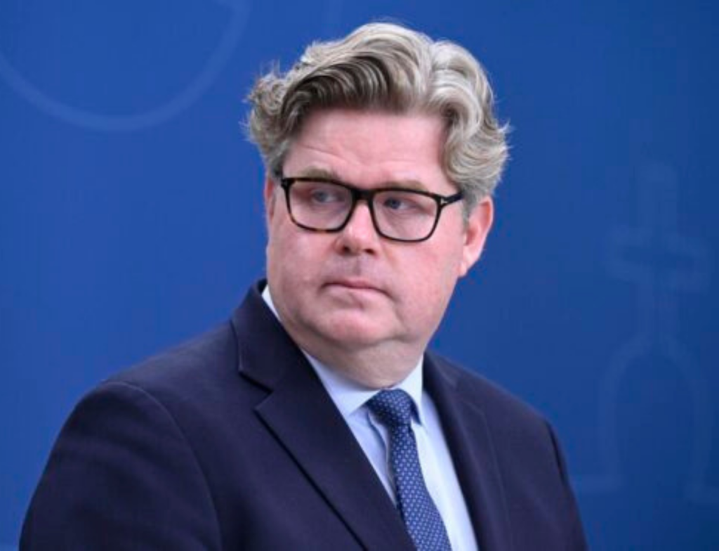 Suécia propõe reduzir idade penal para 13 anos em crimes graves