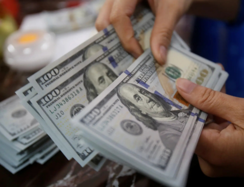 Dólar cai mais de 1% e recua a R$ 5,22