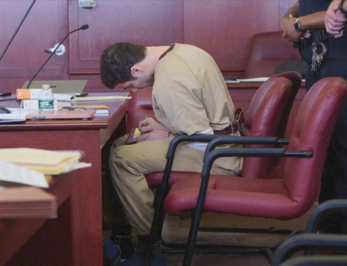 Justiça dos EUA descarta pena de morte para Luigi Mangione, responsável por assassinato de CEO