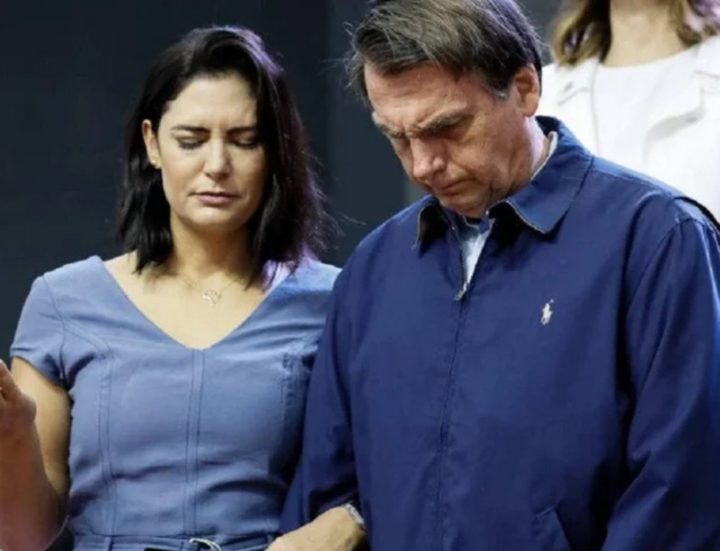 Michelle Bolsonaro relata tonturas e risco de queda de Jair Bolsonaro