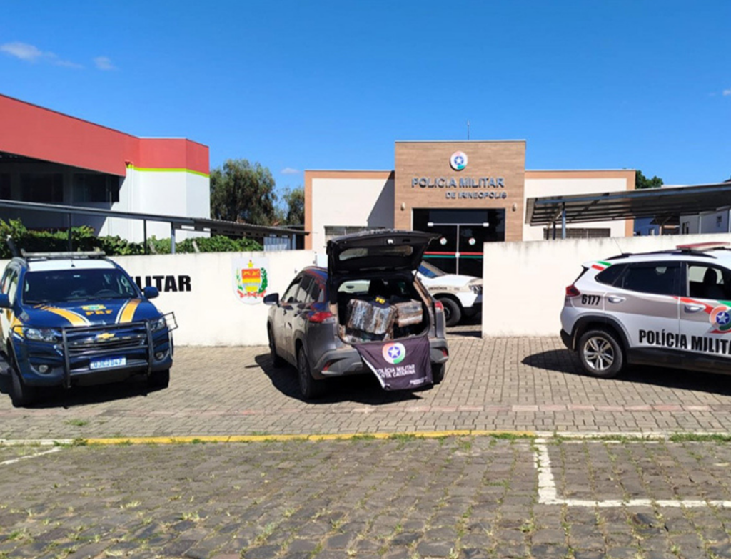 PRF e PM apreendem 360 quilos de maconha em carro furtado na BR-280