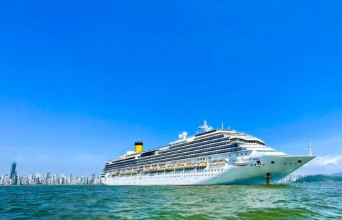 Costa Favolosa atraca em Balneário Camboriú com mais de 3,5 mil passageiros