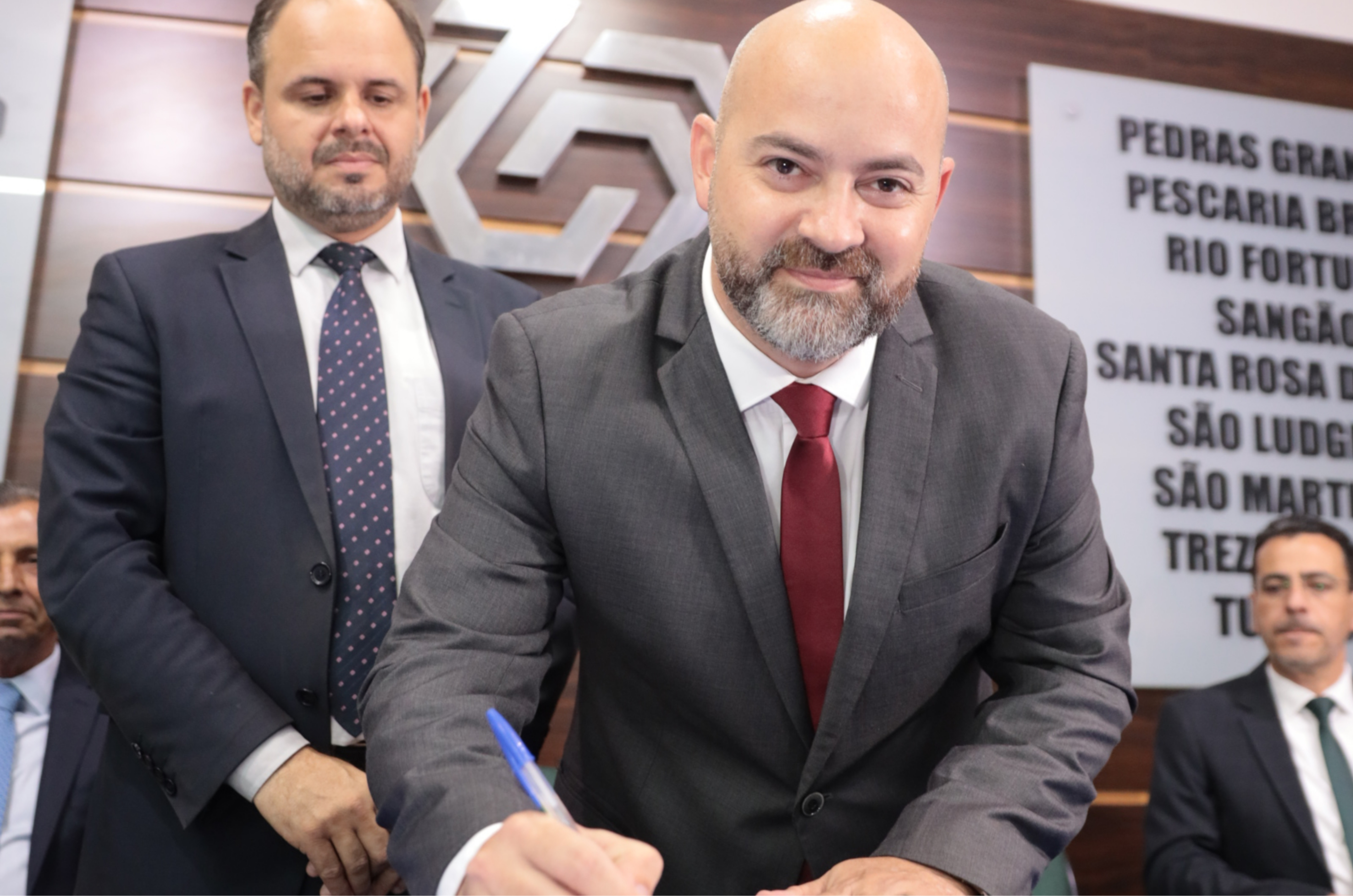 Everson Martins assume a Presidência da Câmara de Tubarão em 2026