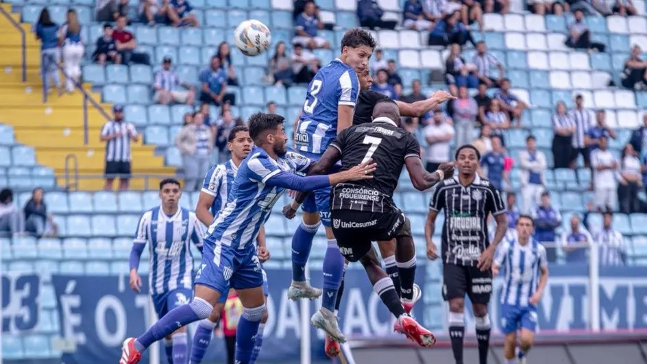 FCF define arbitragem para o clássico Figueirense x Avaí