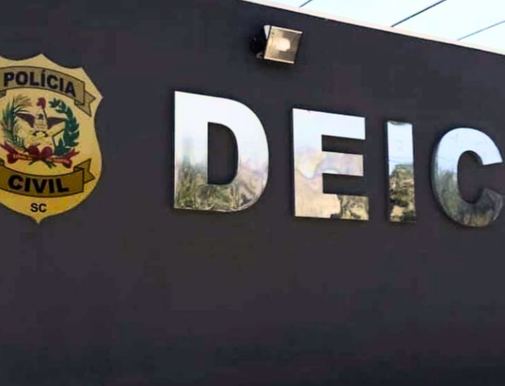 Polícia Civil apreende carro clonado furtado em São Paulo na Grande Florianópolis