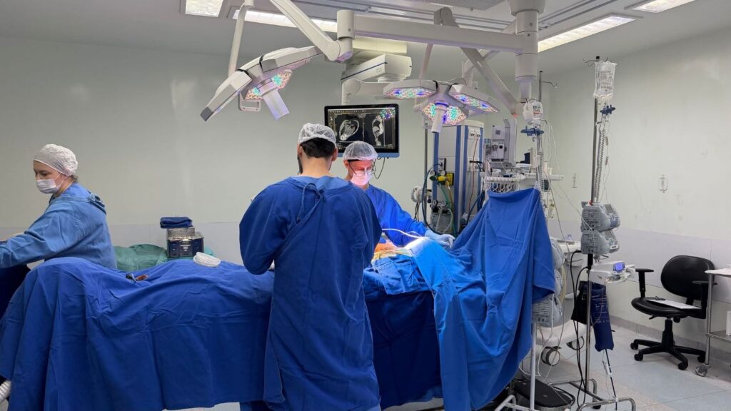 Hospital Infantil de SC realiza cirurgia inédita em criança com doença rara