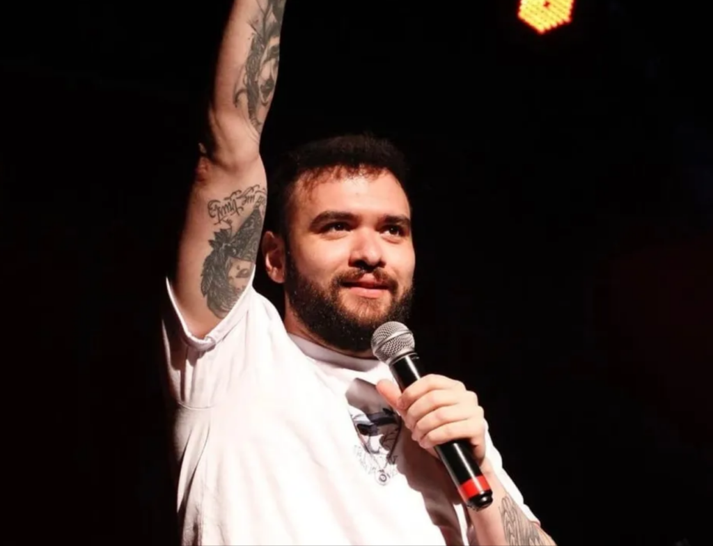 Humorista é investigado após postagem com ameaça a Nikolas Ferreira