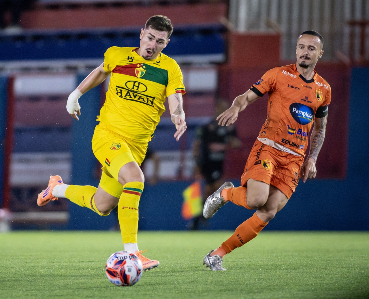 Duelo de líderes e invictos entre Brusque e Santa Catarina no Catarinense 2026 termina empatado