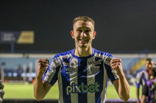 Inter avalia contratação de Arthur Chaves, ex-Avaí que atua na Alemanha