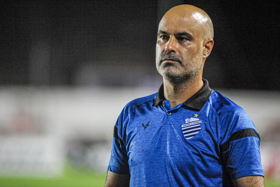 Joinville troca comando e contrata Cristian de Souza para o Catarinense