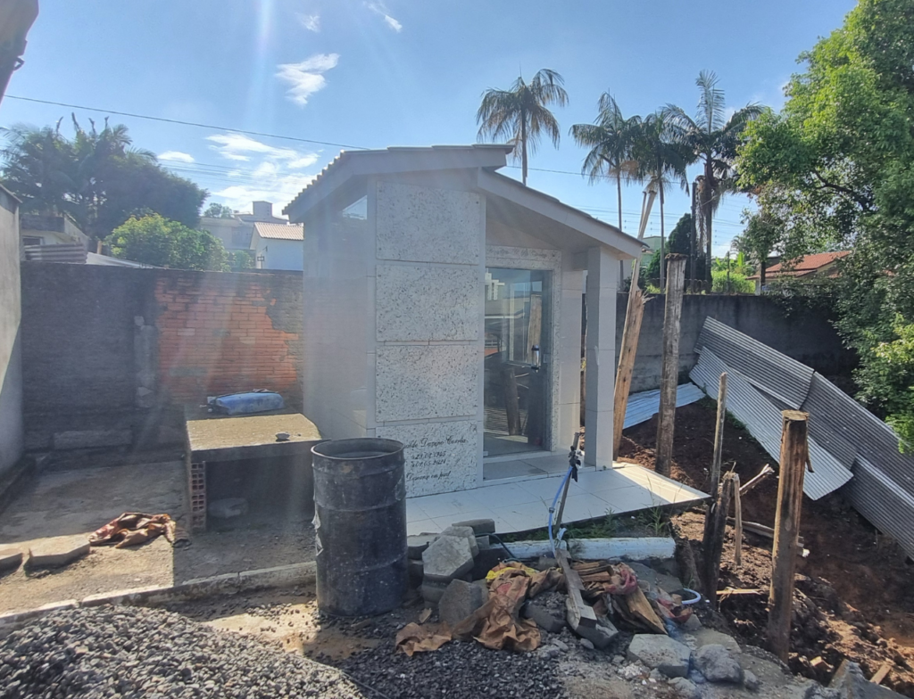 Prefeitura nega risco e diz que capela em cemitério de Cocal do Sul está segura