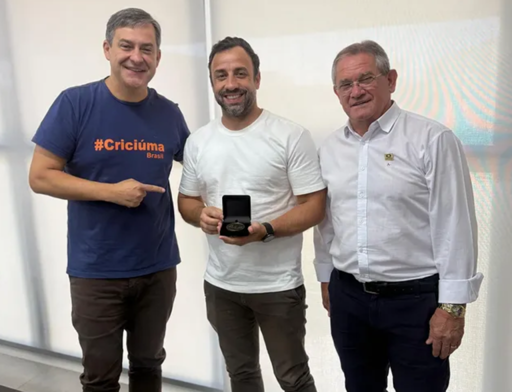 Diretor de Iluminação Pública deixa cargo após um ano no governo de Criciúma