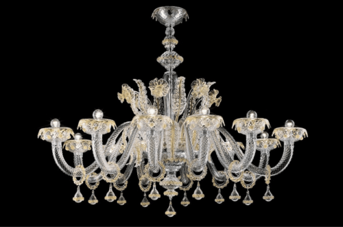 Lustre de luxo avaliado em € 1 milhão desembarca em porto de Santa Catarina