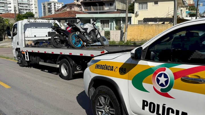PM Rodoviária recupera duas motos furtadas após perseguição em São José