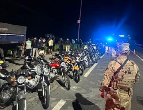 PRF flagra rachas e rolezinhos na BR-101 em Biguaçu