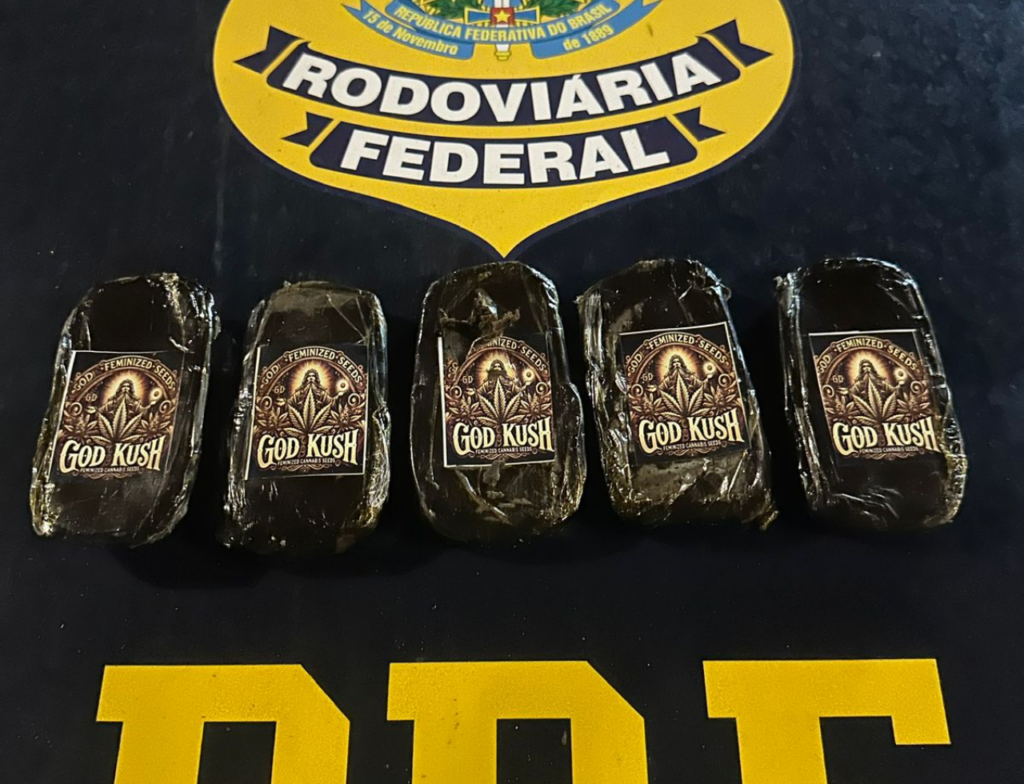 PRF prende dois homens com haxixe após fuga na BR-101 em Palhoça