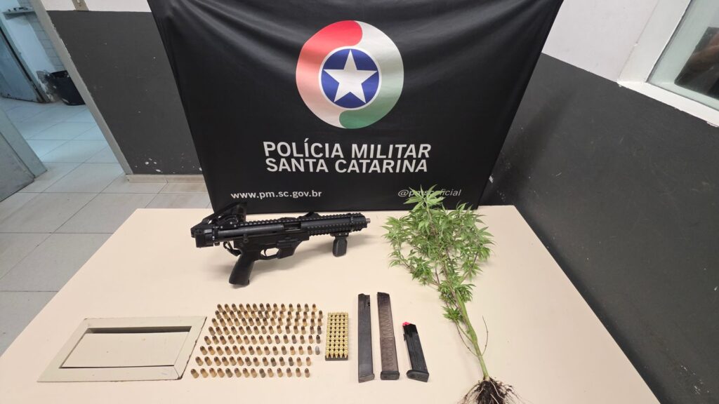 Polícia Militar apreende submetralhadora artesanal em Florianópolis